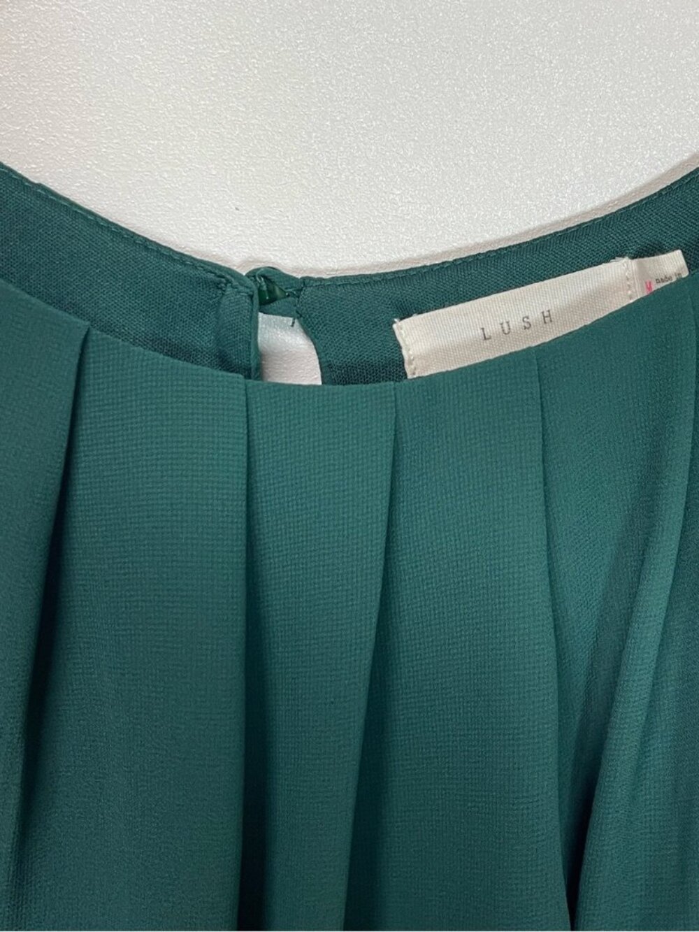 Lush Forest Green Halter Mini Dress with Elastic Waist Size M - Picture 4 of 9